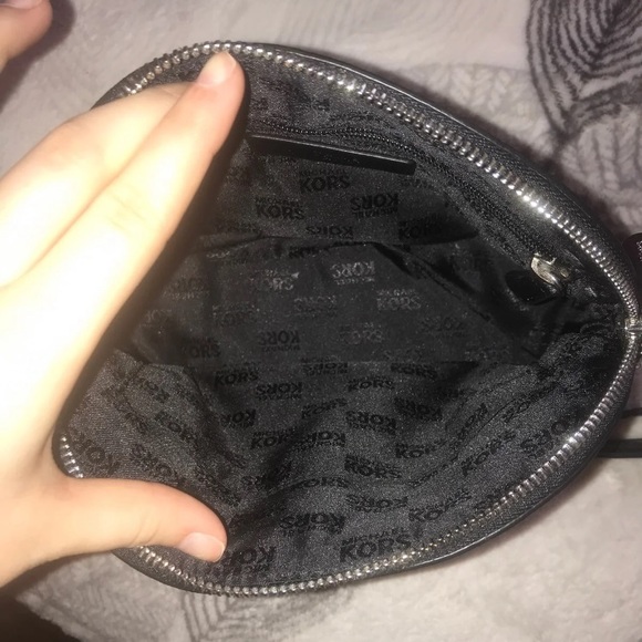 Michael Kors purse - Picture 4 of 4